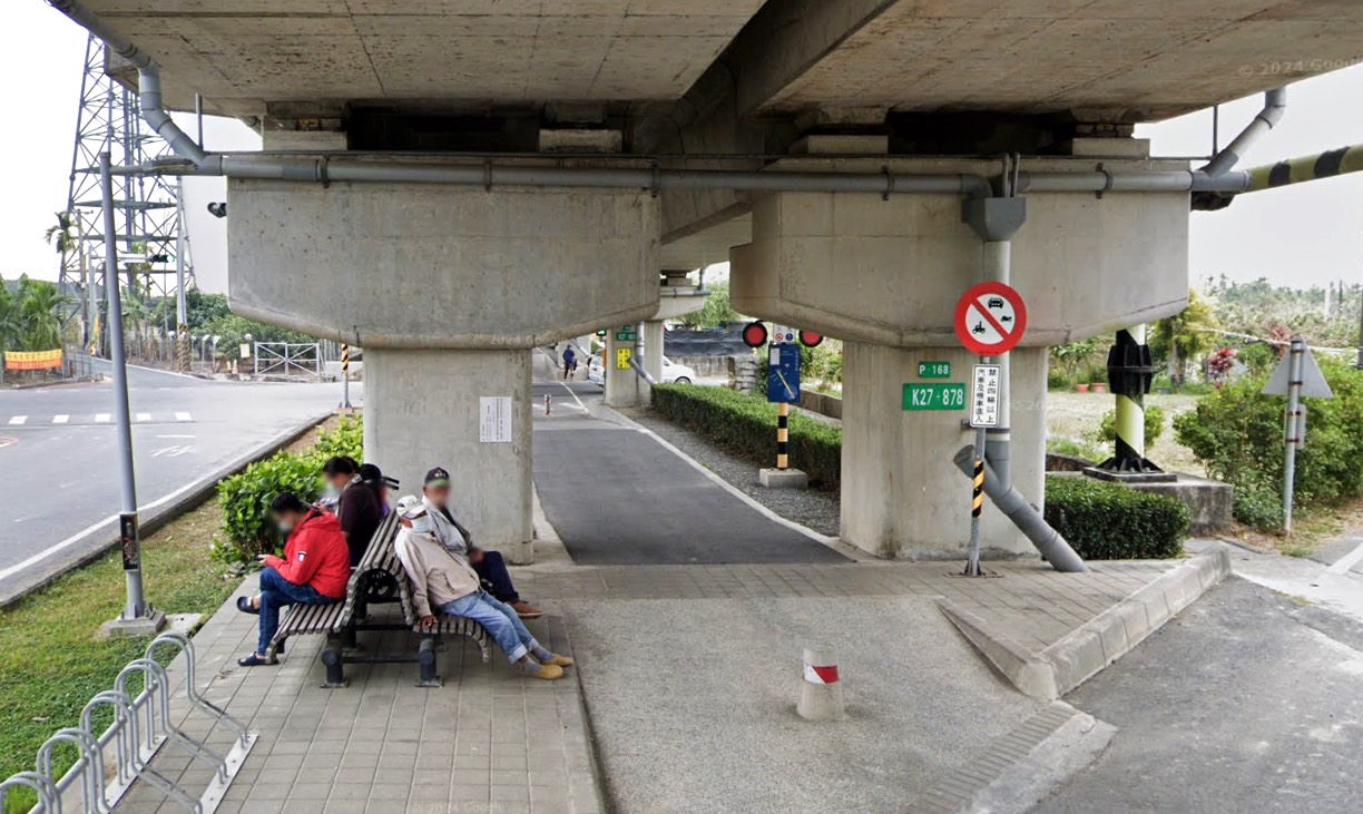 屏警加強取締「鐵道橋下自行車道」違規